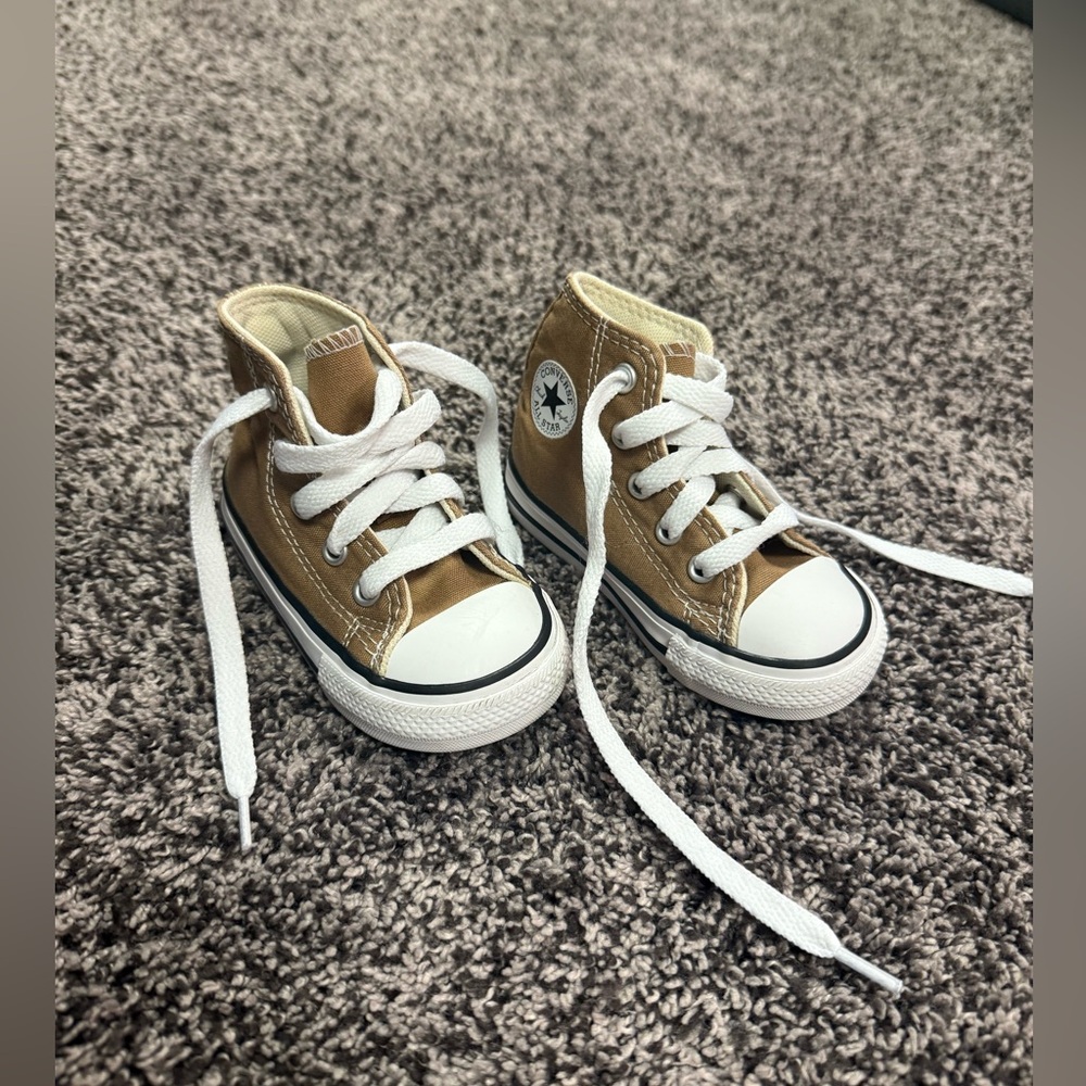 Converse Chuck Taylor Hightop sneakers